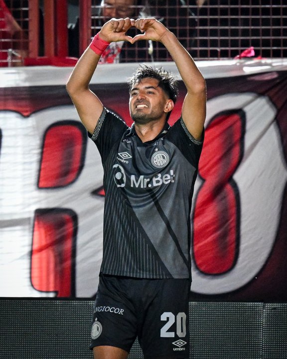 Argentinos le ganó 1-0 a Independiente Rivadavia y alcanzó a Boca